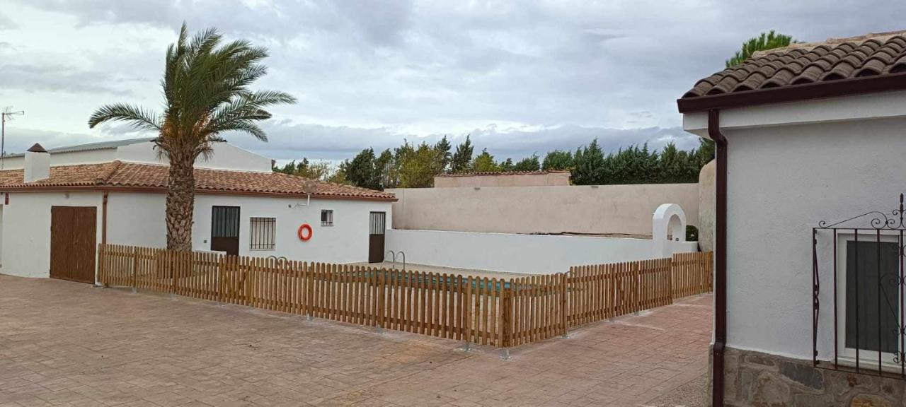 Villa Las Tres Hermanas Albarreal De Tajo By Toledo Ap Exterior photo